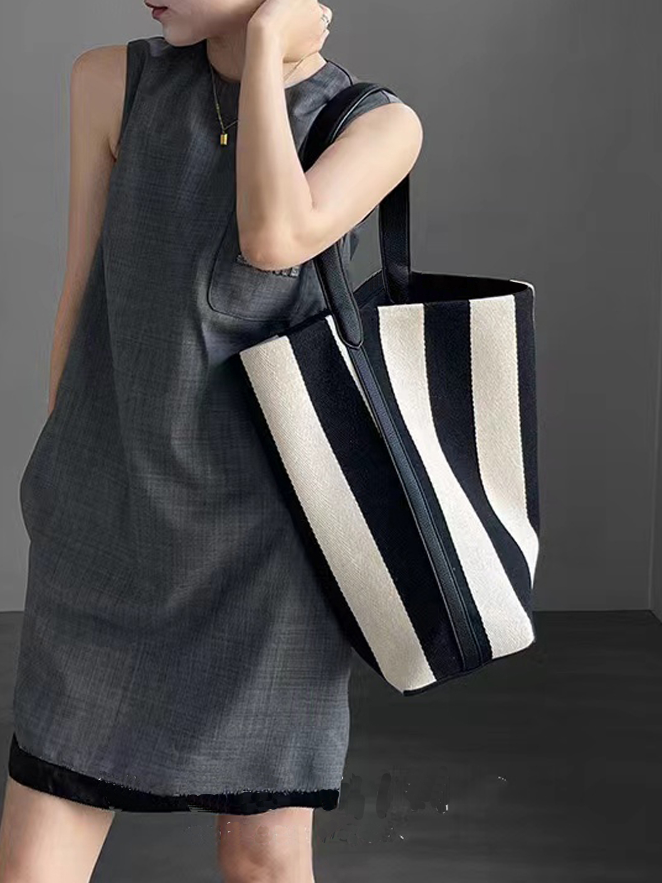 Niche striped canvas bucket ba - Women Bags Prada avis et prix